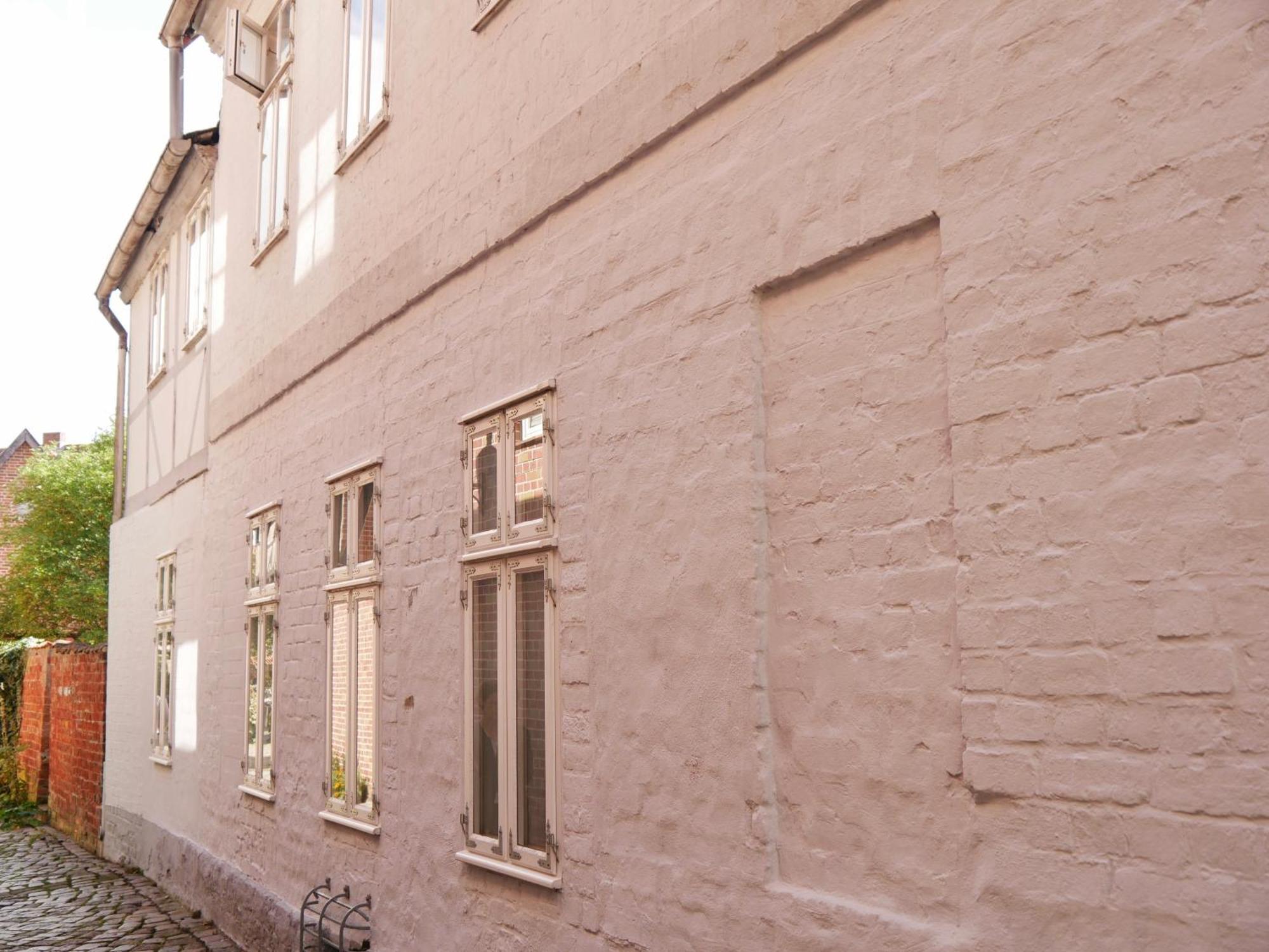 Zentrales Altstadt - Apartment In Lueneburg Mit Terrasse & Parkplatz Exterior photo